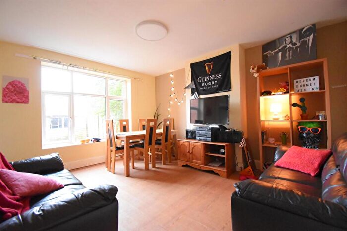 7 Bedroom Semi-Detached House To Rent In Gibbins Road, Selly Oak, B29