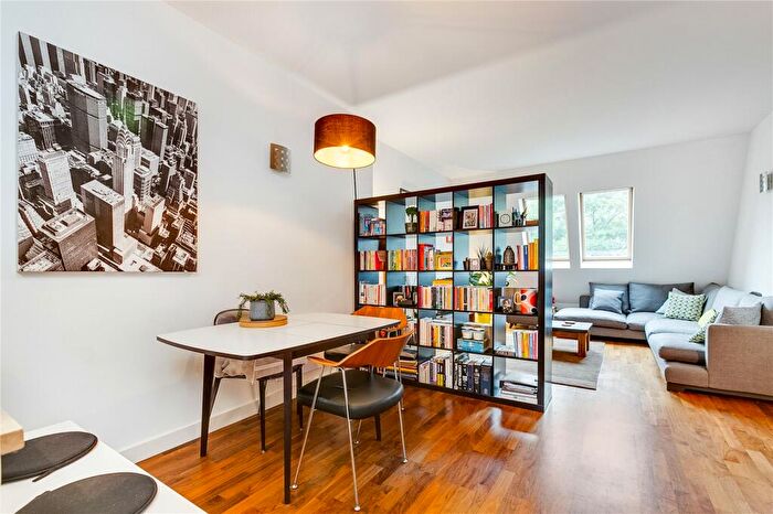 2 Bedroom Maisonette To Rent In Red Square, Piano Lane, London, N16