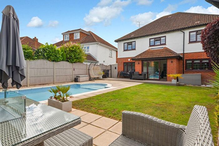 4 Bedroom Detached House For Sale In Bishopsteignton, Bournes Green Catchment, Shoeburyness, Essex, SS3