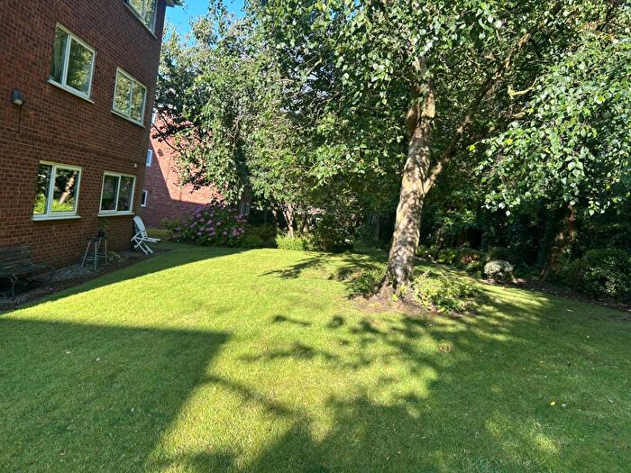 2 Bedroom Apartment To Rent In Palmerston Road, Liverpool, L18
