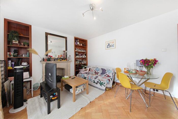 2 Bedroom Flat To Rent In Abercorn Place, London, NW8