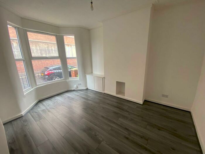 2 Bedroom House To Rent In Mildmay Rd, L20