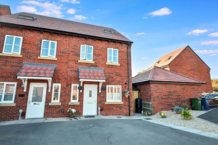 4 Bedroom Semi-Detached House For Sale In Springview Fields, Tewkesbury, Gloucestershre, GL20