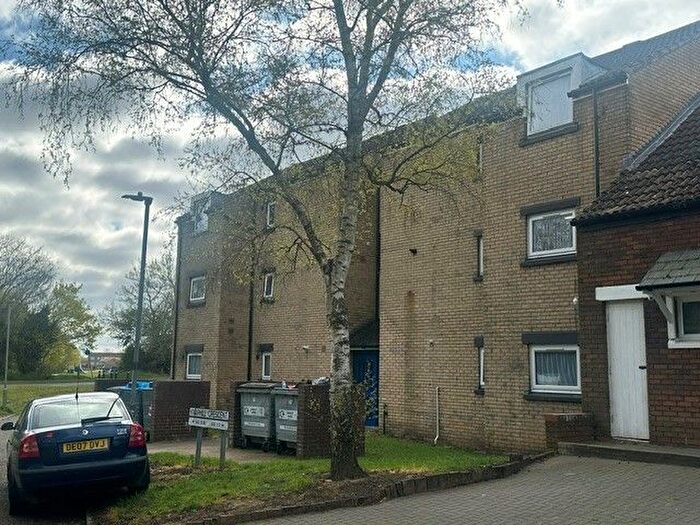 2 Bedroom Flat To Rent In Knaphill Road, Northampton, NN4