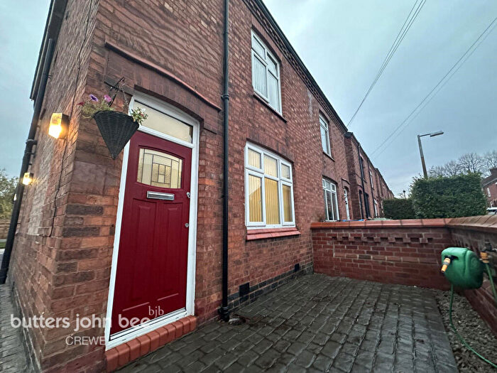3 Bedroom Semi-Detached House To Rent In Lower Haigh Street, Winsford, CW7