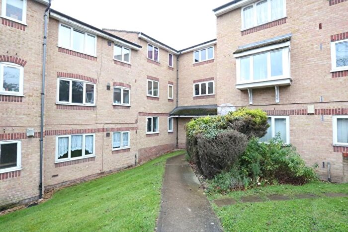 1 Bedroom Flat To Rent In , Oakhill Road, Brightstone Court, Purfleet On Thames, Purfleet, RM19