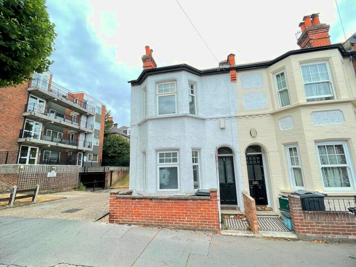 3 Bedroom End Of Terrace House To Rent In Addiscombe Court Road, Addiscombe, Croydon, CR0