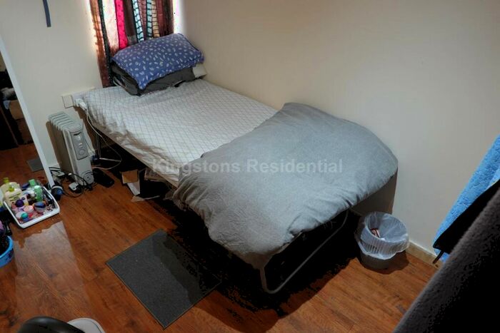 1 Bedroom Flat To Rent In Stacey Road, Roath, CF24