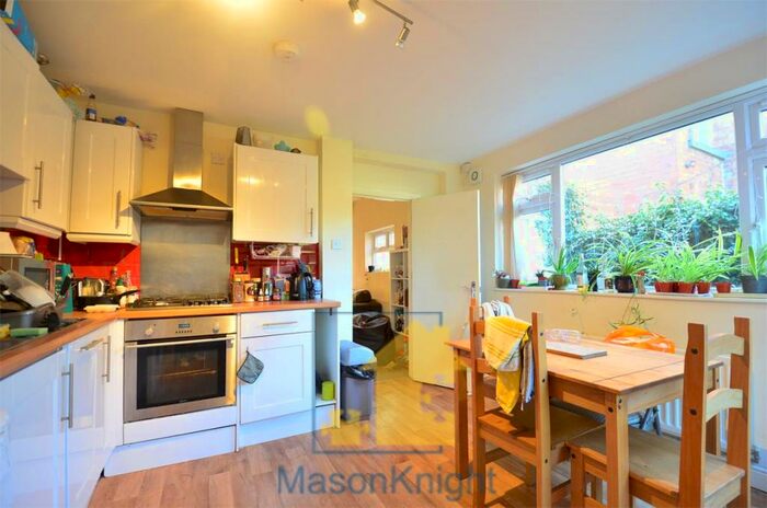 4 Bedroom End Of Terrace House To Rent In Flexible Start Date Student Property Selly Oak, Birmingham, B29