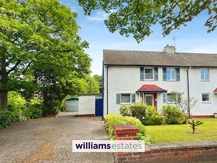 3 Bedroom Semi-Detached House For Sale In Bastion Road, Prestatyn, LL19