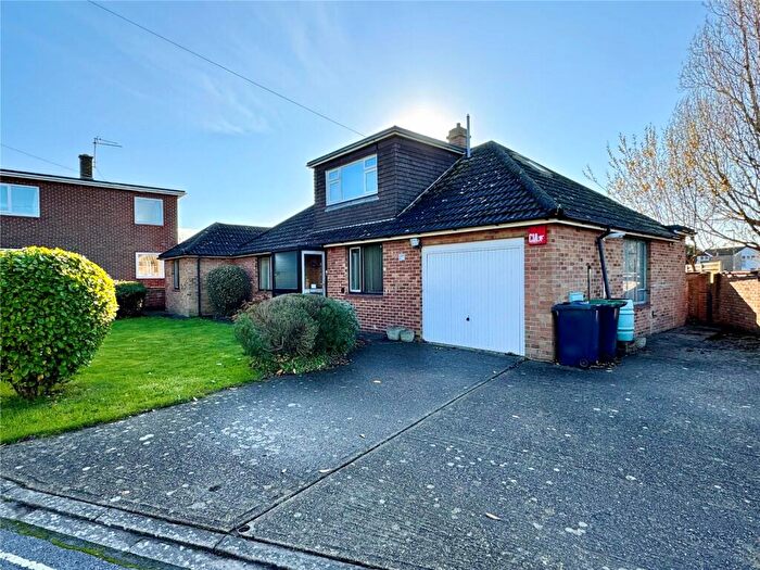 3 Bedroom Bungalow For Sale In Wittering Road, Hayling Island, Hampshire, PO11