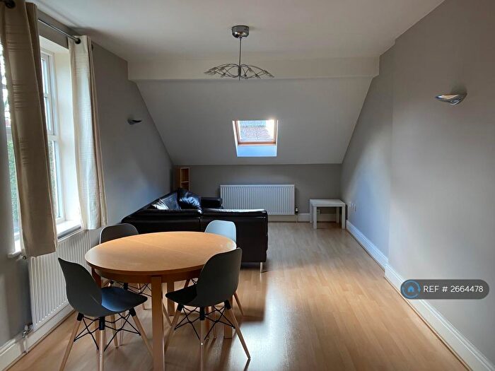 1 Bedroom Flat To Rent In Barlow Moor Road, Manchester, M20