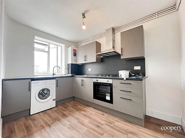 3 Bedroom Maisonette To Rent In Victoria Road, Ruislip, HA4