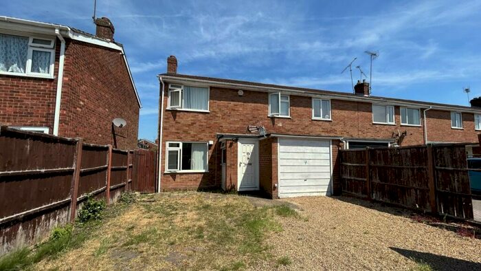 3 Bedroom Semi-Detached House To Rent In Beaulieu Gardens, Blackwater, Camberley, Hampshire, GU17