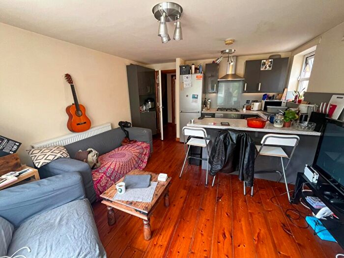 3 Bedroom Flat To Rent In Flat, Old Lansdowne Road, West Didsbury, M20