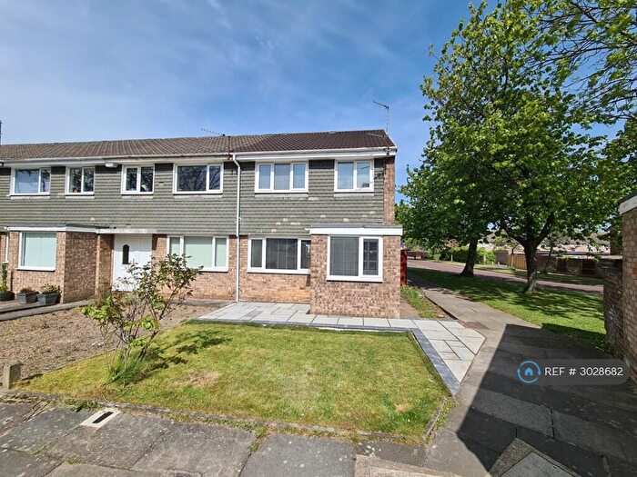 3 Bedroom End Of Terrace House To Rent In Cowdray Court, Newcastle Upon Tyne, NE3