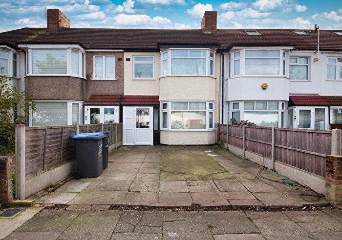 3 Bedroom Property To Rent In Upton Road, London, N18