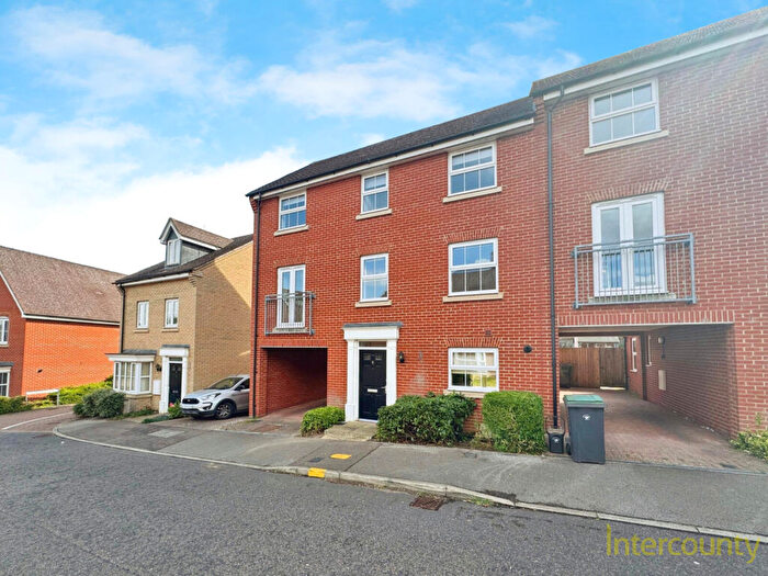4 Bedroom Semi-Detached House To Rent In Daunces Mead, Saffron Walden, Essex, CB11