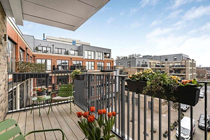 1 Bedroom Apartment To Rent In Scena Way, London, SE5