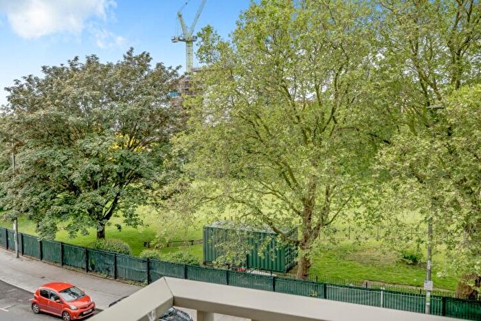 2 Bedroom Apartment To Rent In St Pauls Road Barking, IG11