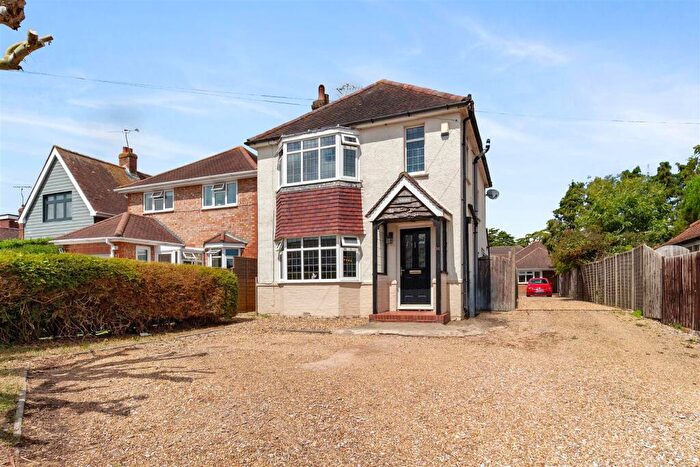 3 Bedroom Detached House For Sale In Seldens Way, Worthing, BN13