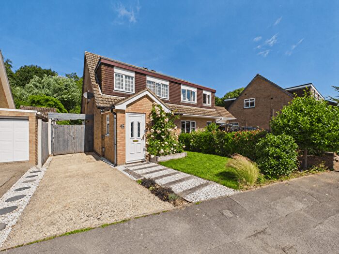 3 Bedroom Semi-Detached House For Sale In Trevose Way, Titchfield Common, Fareham, PO14