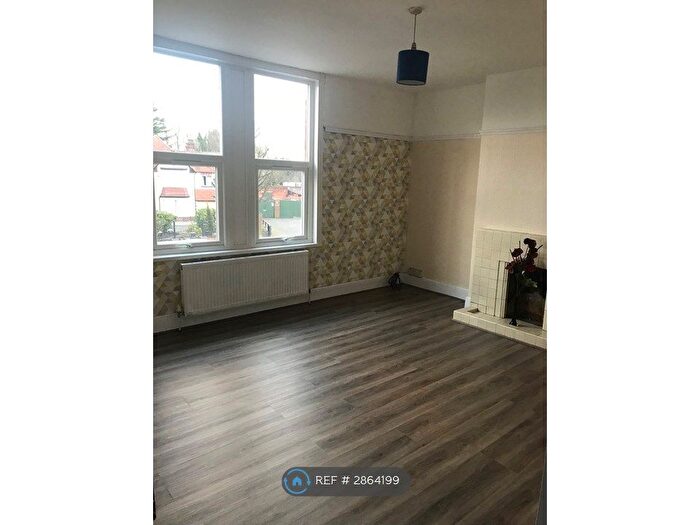 2 Bedroom Flat To Rent In Bearwood, Smethwick, B66