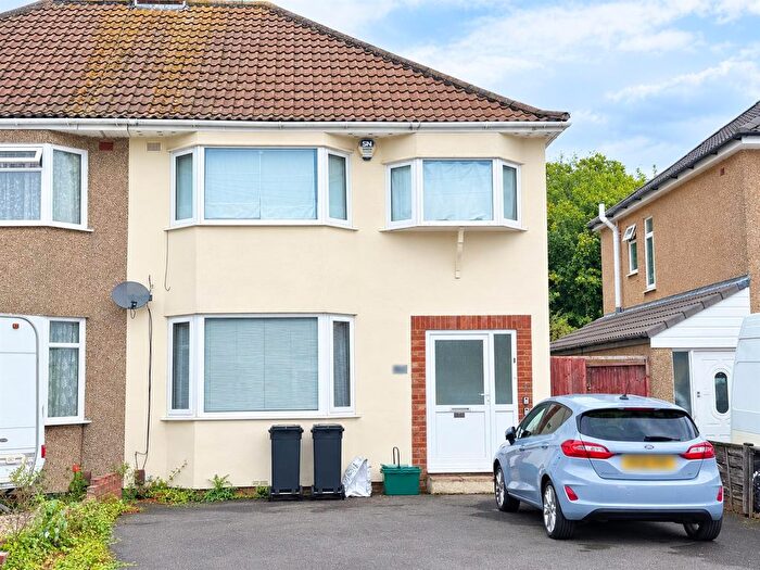 2 Bedroom Detached House For Sale In Bush Avenue, Little Stoke, Bristol, BS34