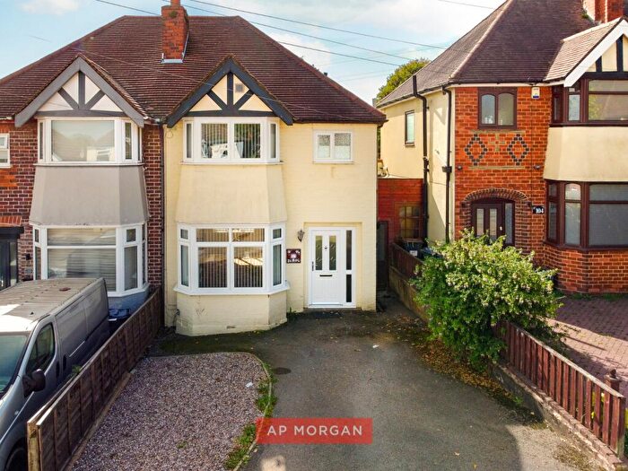 3 Bedroom Semi-Detached House For Sale In Farren Road, Northfield, Birmingham, West Midlands, B31