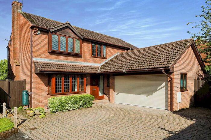 4 Bedroom Detached House For Sale In Orchard Close, Gunthorpe, Nottingham, Nottinghamshire, NG14