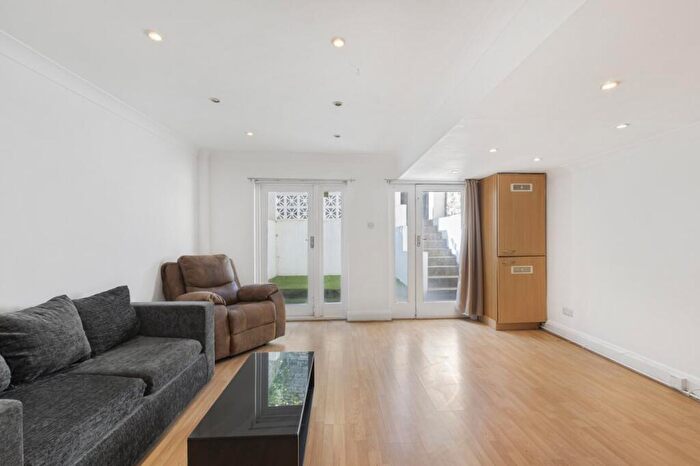 2 Bedroom Flat To Rent In Isledon Road, Holloway, N7