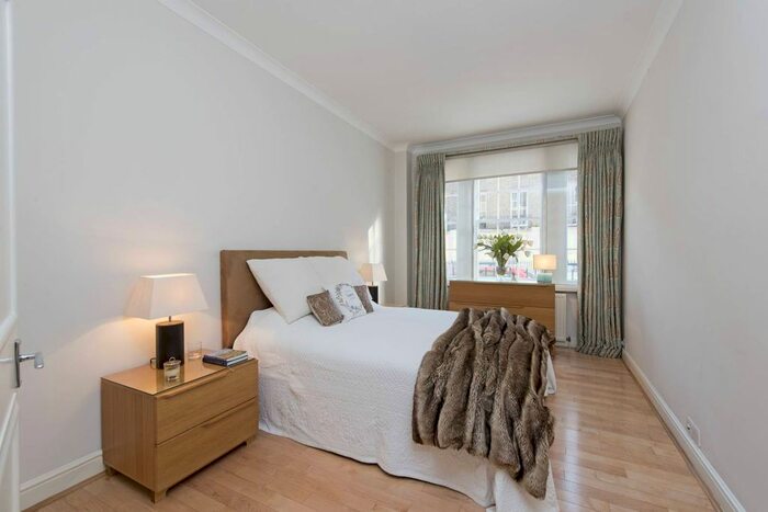 2 Bedroom Flat To Rent In Ebury Street, Belgravia, London, SW1W