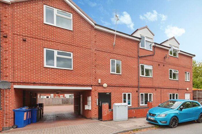 2 Bedroom Flat For Sale In Orton Road, Leicester, Leicestershire, LE4