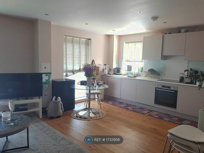 1 Bedroom Flat To Rent In Layla Court, London, N19