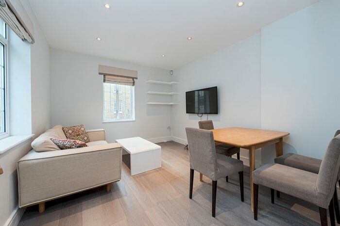 1 Bedroom Semi-Detached House To Rent In Castlereagh Street, London, W1H