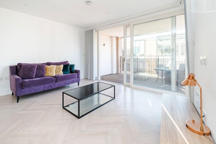 2 Bedroom Flat To Rent In Market Road, London, N7