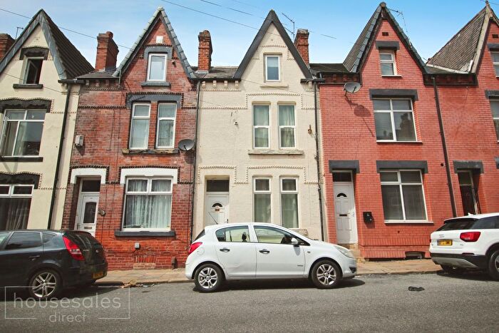 4 Bedroom Terraced House For Sale In Nowell Place, Leeds, LS9
