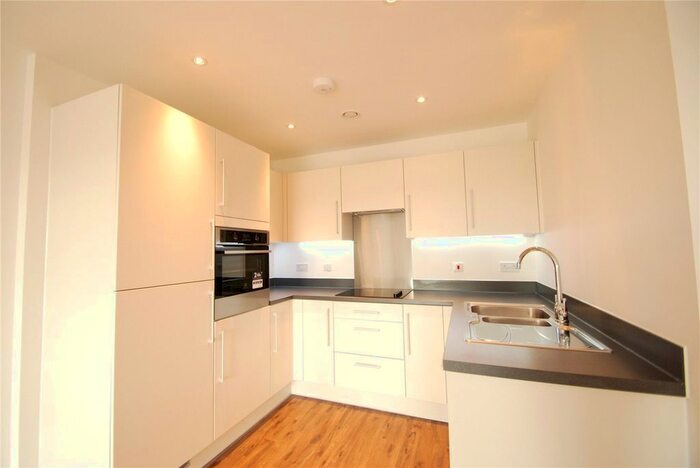 2 Bedroom Flat For Sale In Station View, Guildford, GU1