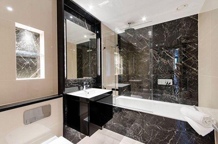 3 Bedroom Flat To Rent In West End Gate, Little Venice, London, W2