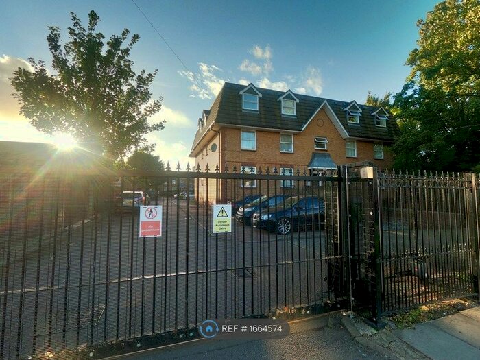 1 Bedroom Flat To Rent In Millstream Close, London, N13