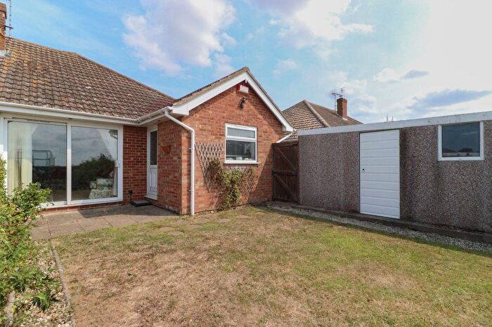 2 Bedroom Bungalow For Sale In Stephens Close, Garlinge, Margate, Kent, CT9