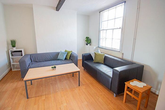 7 Bedroom Semi-Detached House To Rent In Mansfield Road, Nottingham, NG1