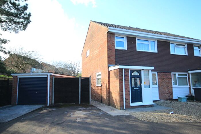 3 Bedroom Semi Detached House For Sale In Elizabeth Way, Bridgwater, TA6