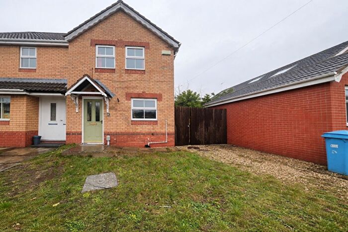 3 Bedroom Semi-Detached House For Sale In Bowmont Way, Kingswood, Hull, HU7