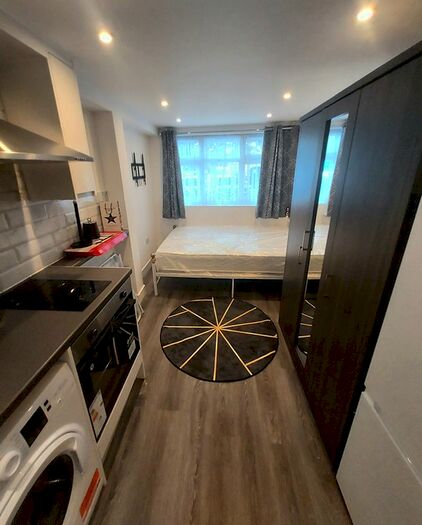 Studio To Rent In Glamorgan Close, Mitcham, CR4