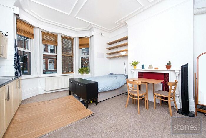 Apartment To Rent In Glenloch Road, London, NW3