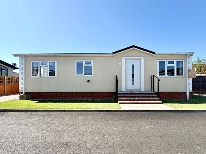 2 Bedroom Park Home For Sale In Great Bricett, Ipswich, IP7