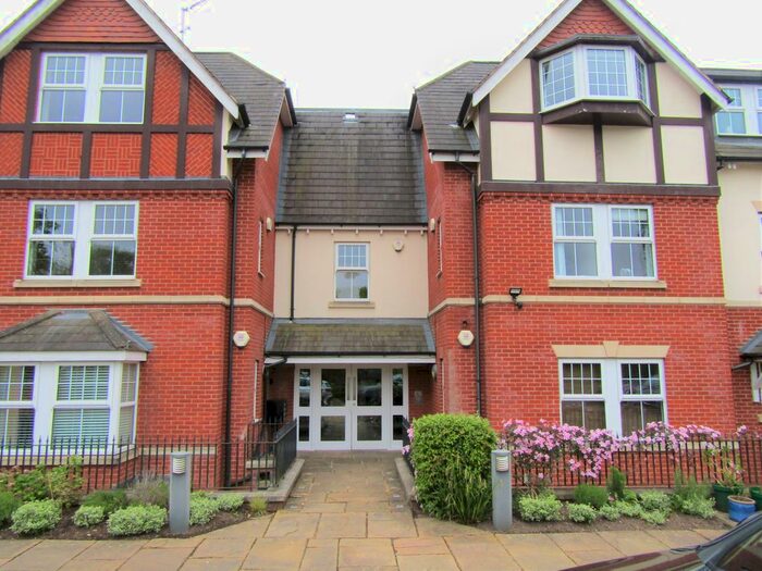3 Bedroom Flat To Rent In Tudor Hill, Sutton Coldfield, B73