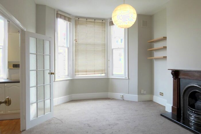 1 Bedroom Flat To Rent In Woodland Road, Upper Norwood, London., SE19