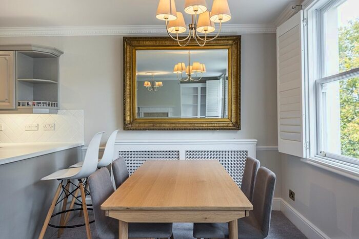 2 Bedroom Flat To Rent In Drummond Gate, London, SW1V